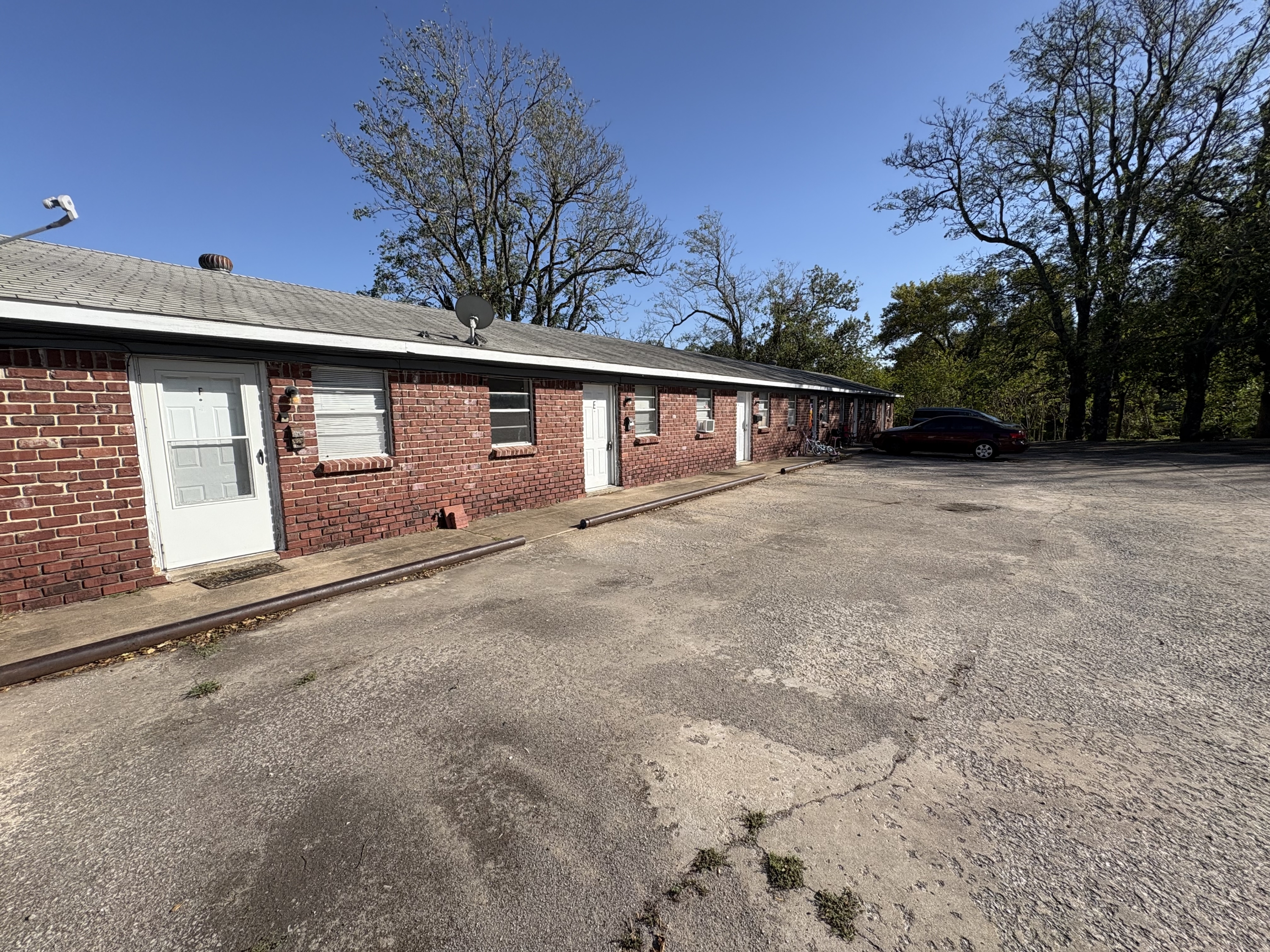 1502 W South St, E
